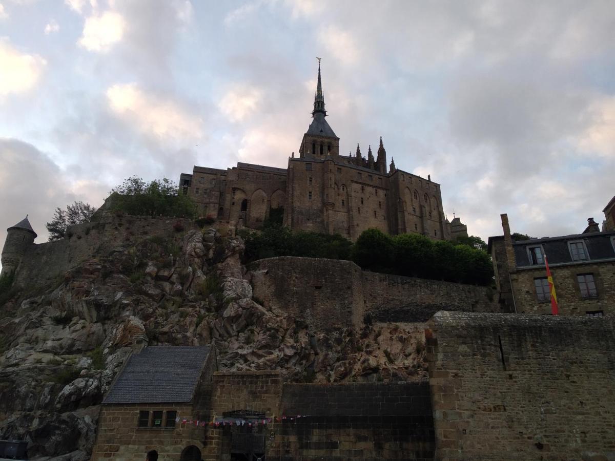 Le Manoir De La Pichardiere Cherrueix Buitenkant foto