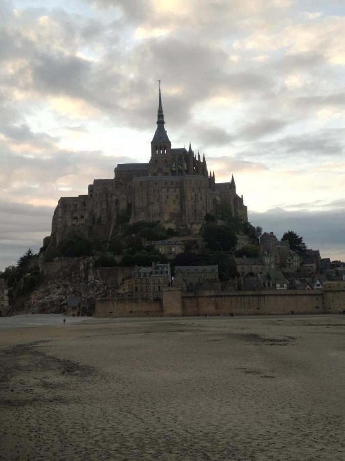 Le Manoir De La Pichardiere Cherrueix Buitenkant foto
