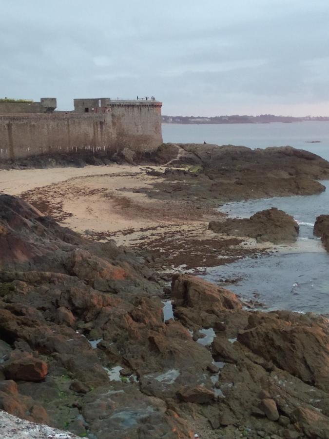 Le Manoir De La Pichardiere Cherrueix Buitenkant foto